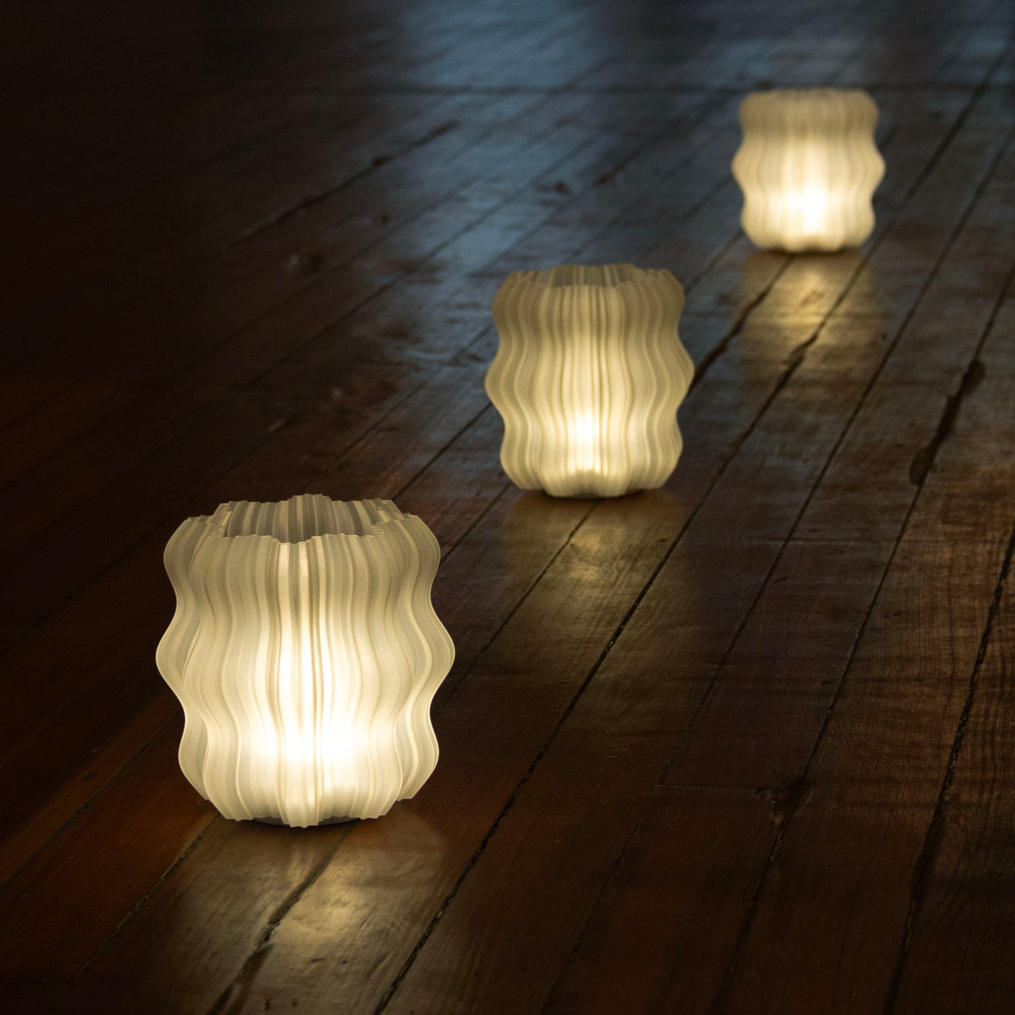 Wavy Cordless Accent Lamp
