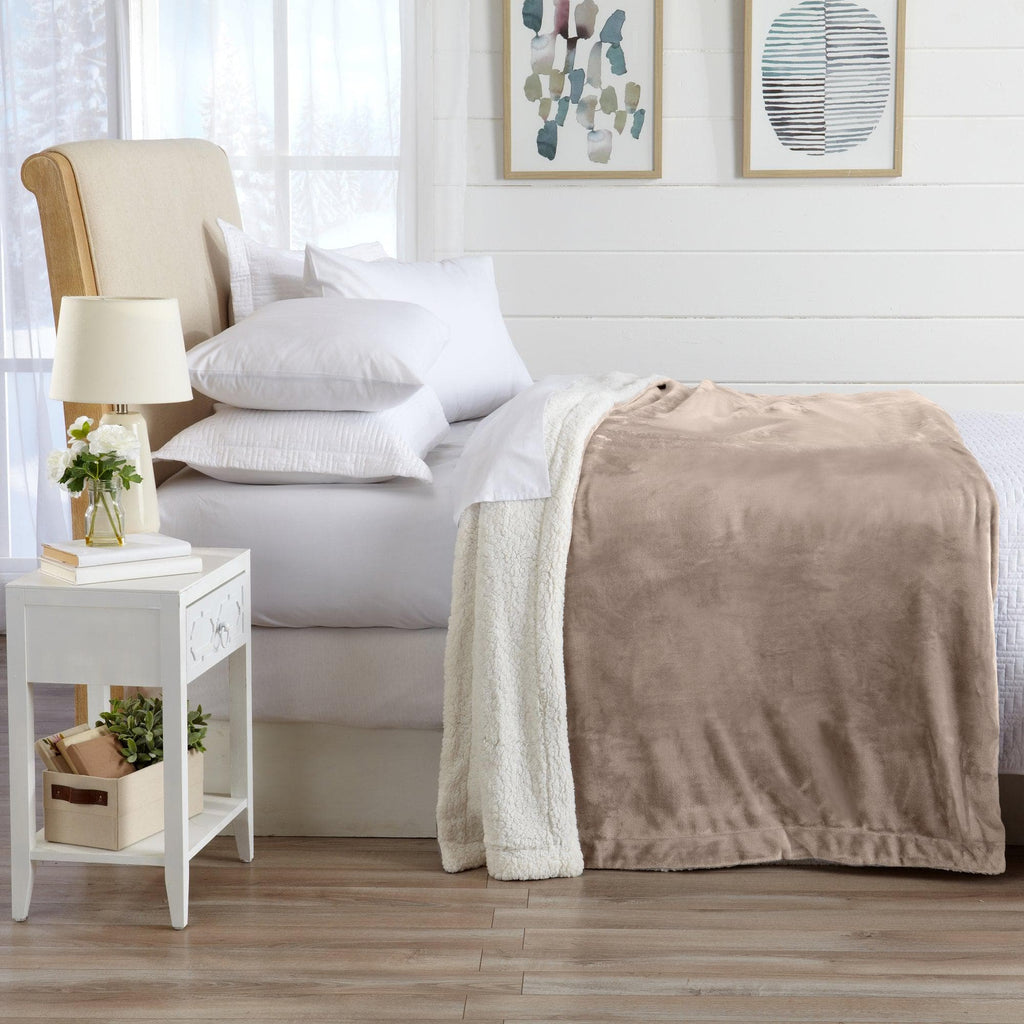 Kinsley Velvet Sherpa Blanket
