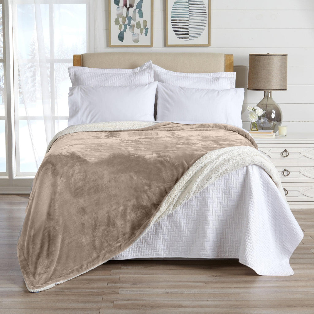 Kinsley Velvet Sherpa Blanket
