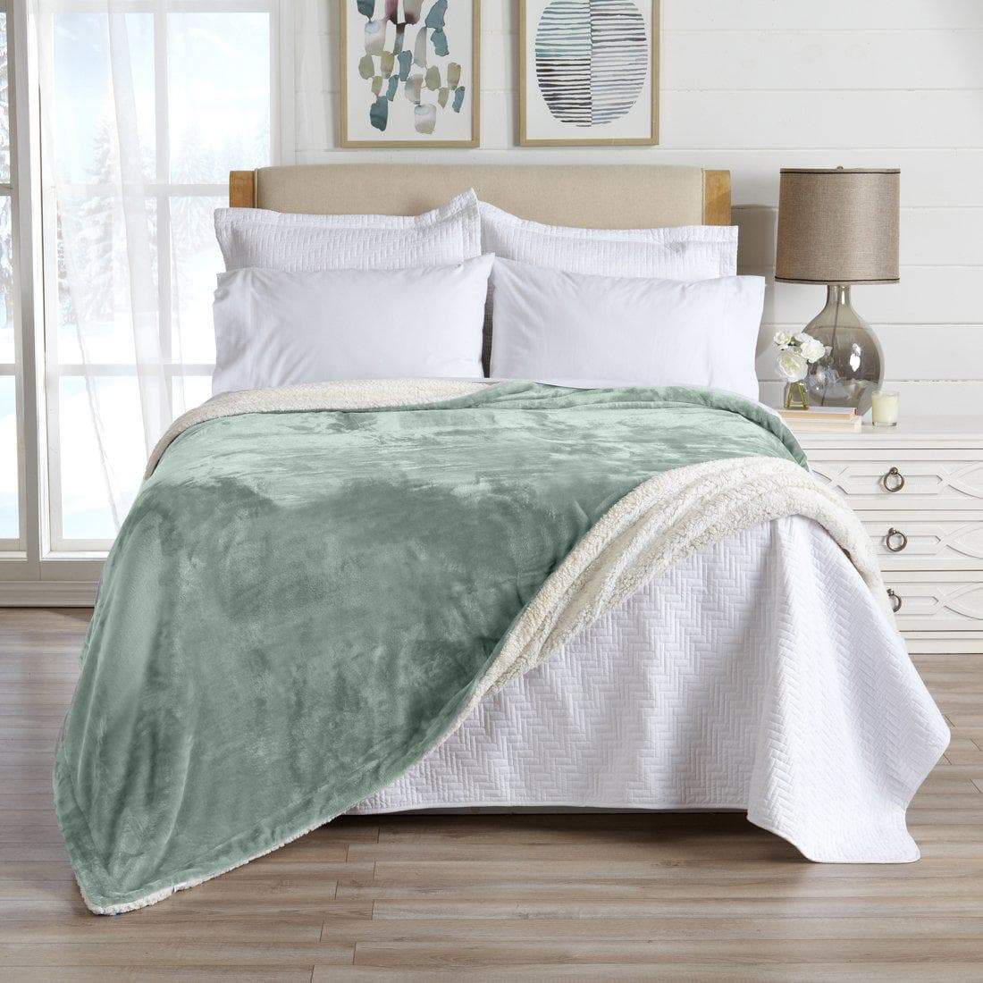 Kinsley Velvet Sherpa Blanket