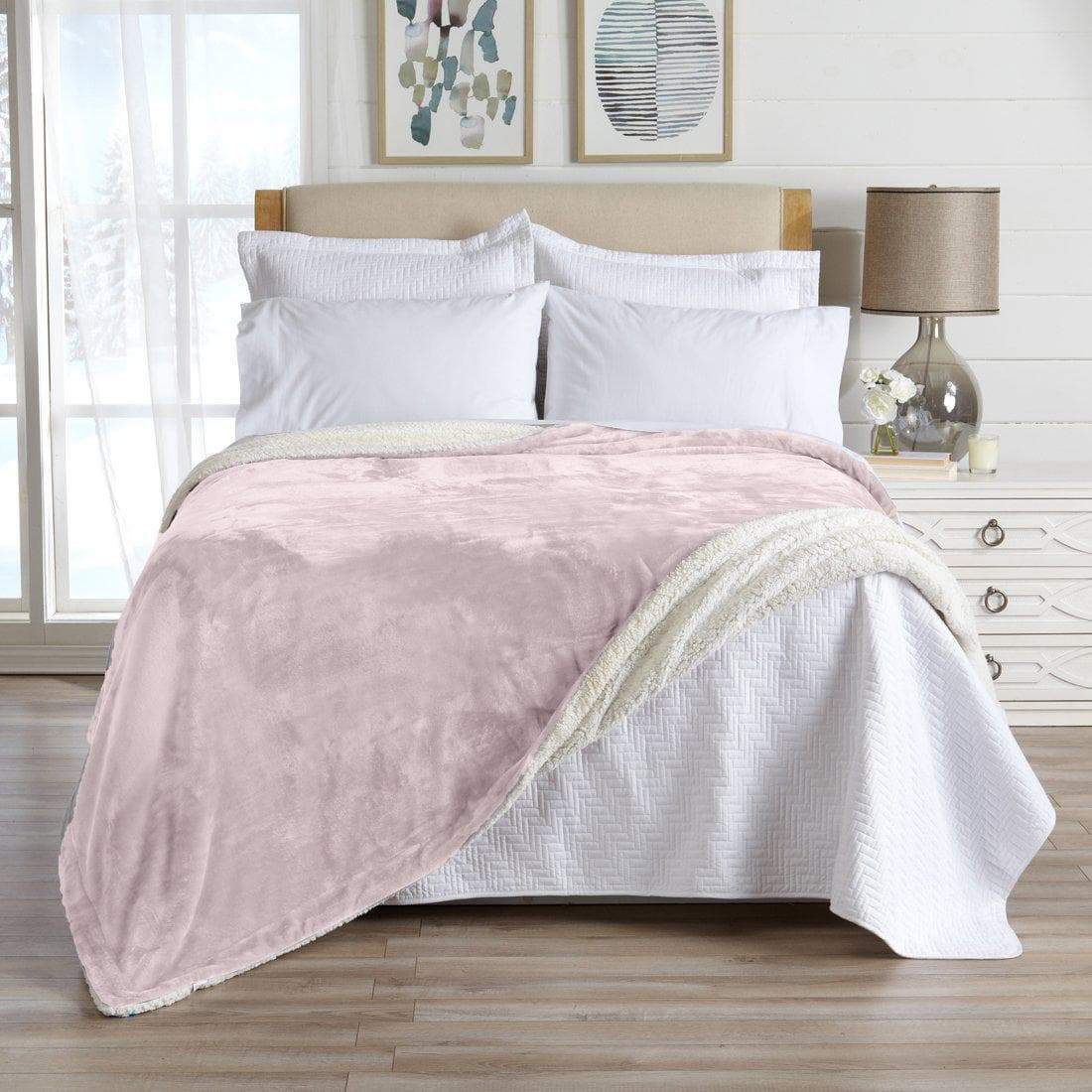 Kinsley Velvet Sherpa Blanket