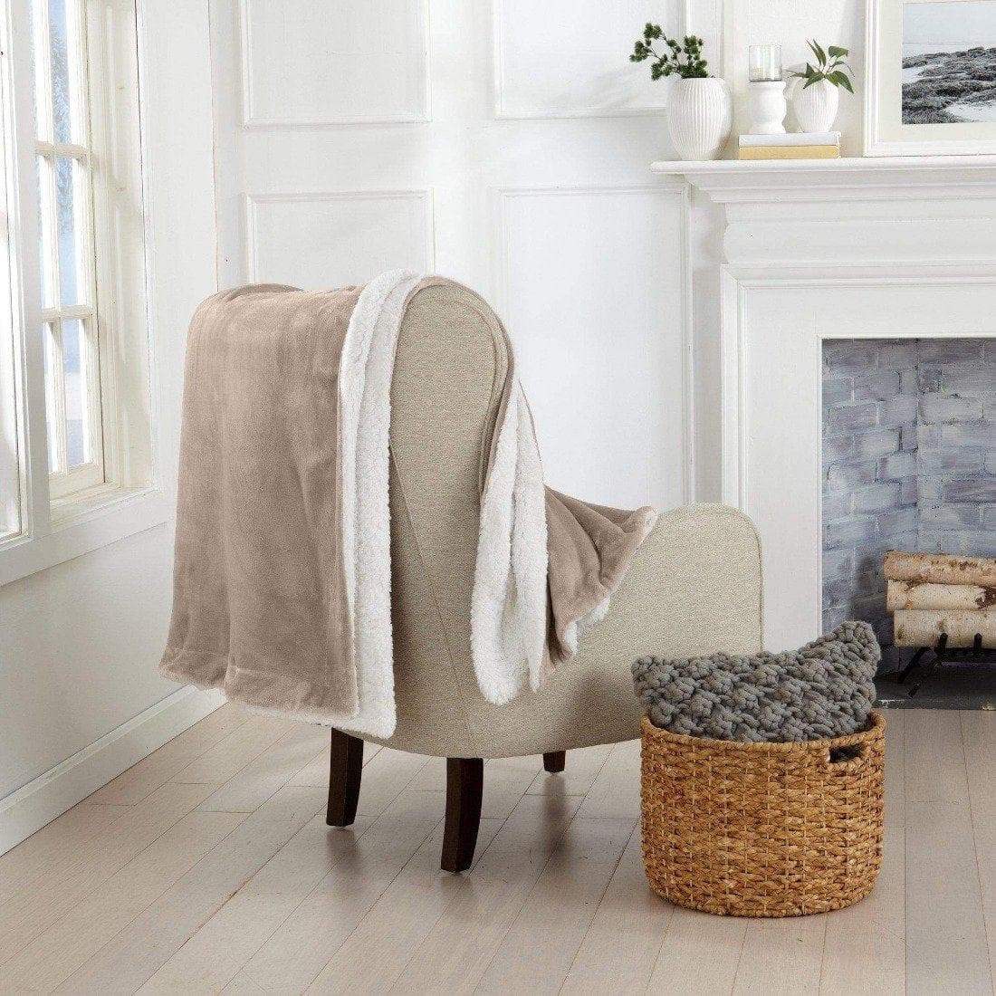 Kinsley Velvet Sherpa Blanket