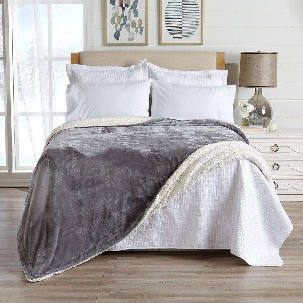 Kinsley Velvet Sherpa Blanket