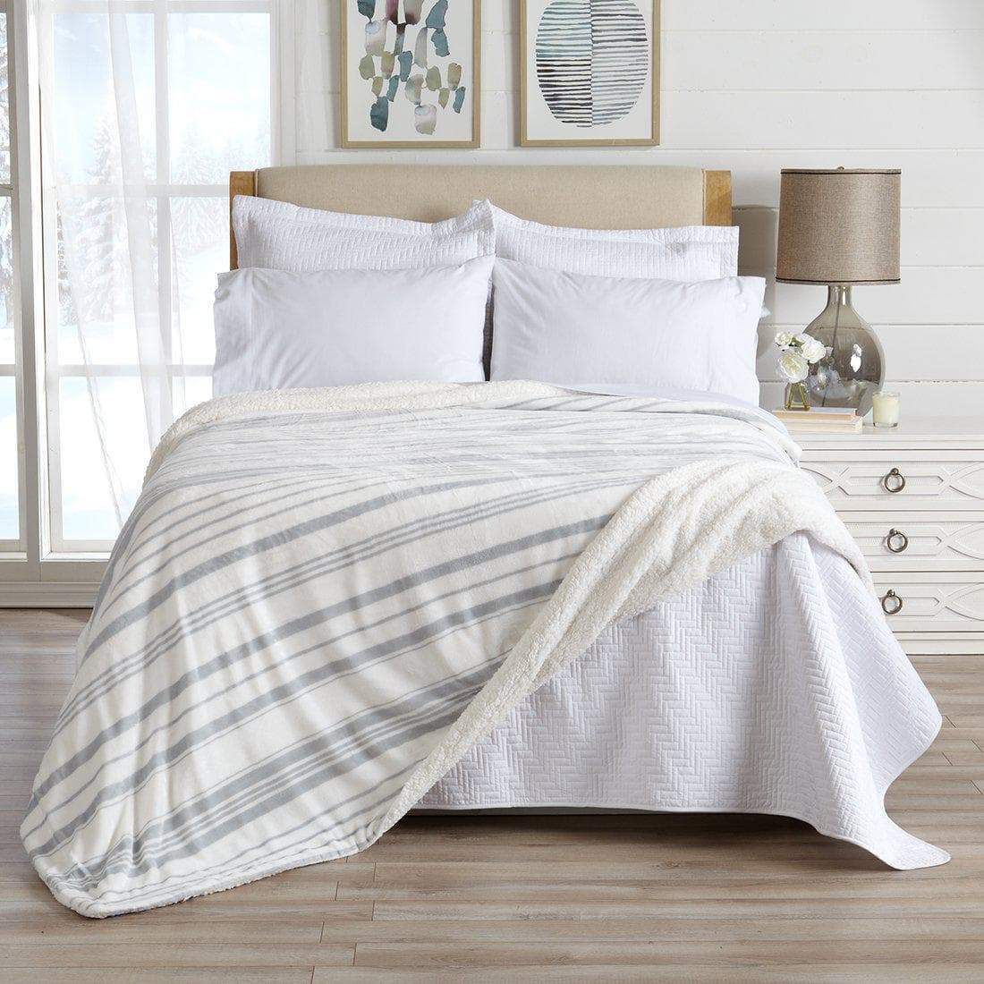 Kinsley Velvet Sherpa Blanket