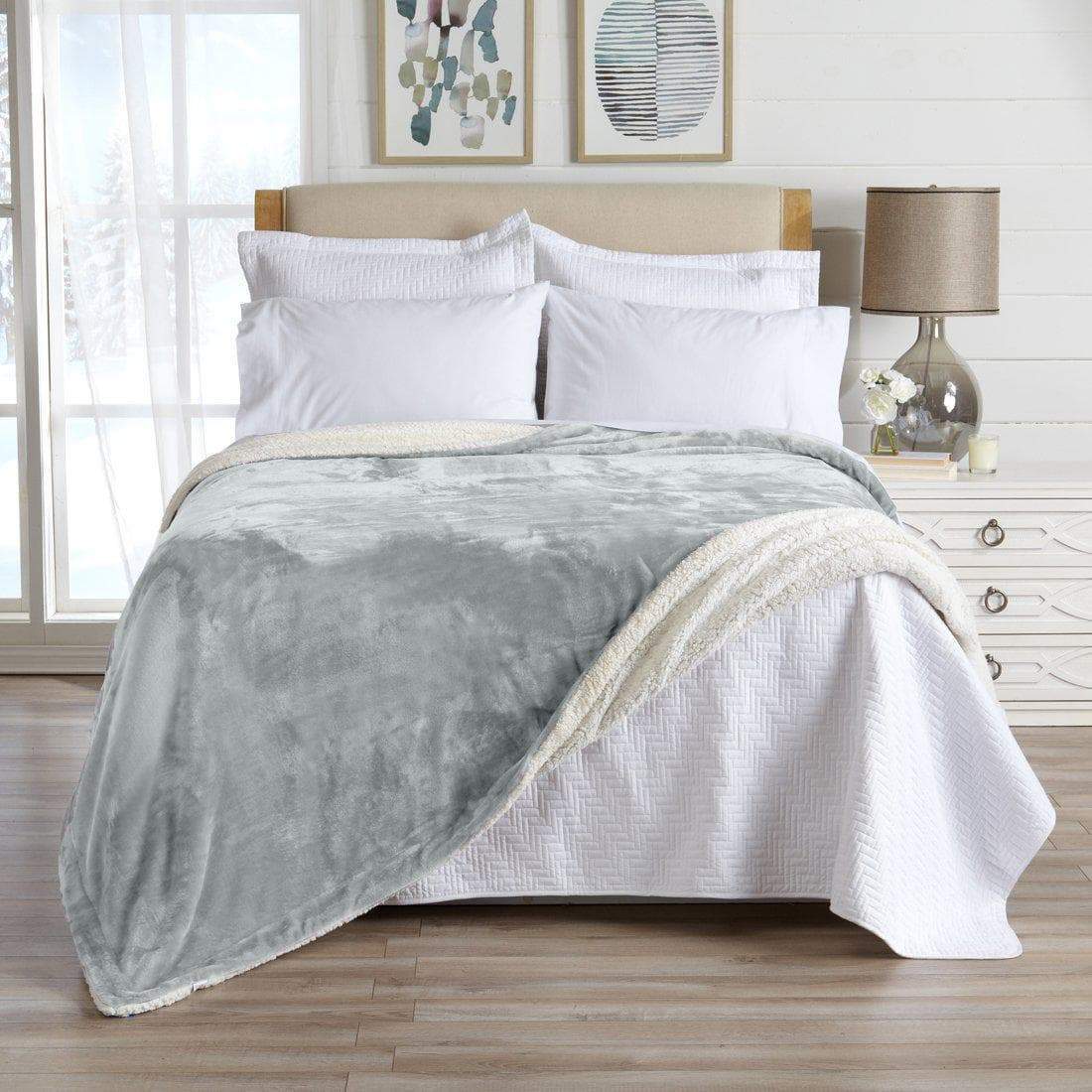 Kinsley Velvet Sherpa Blanket