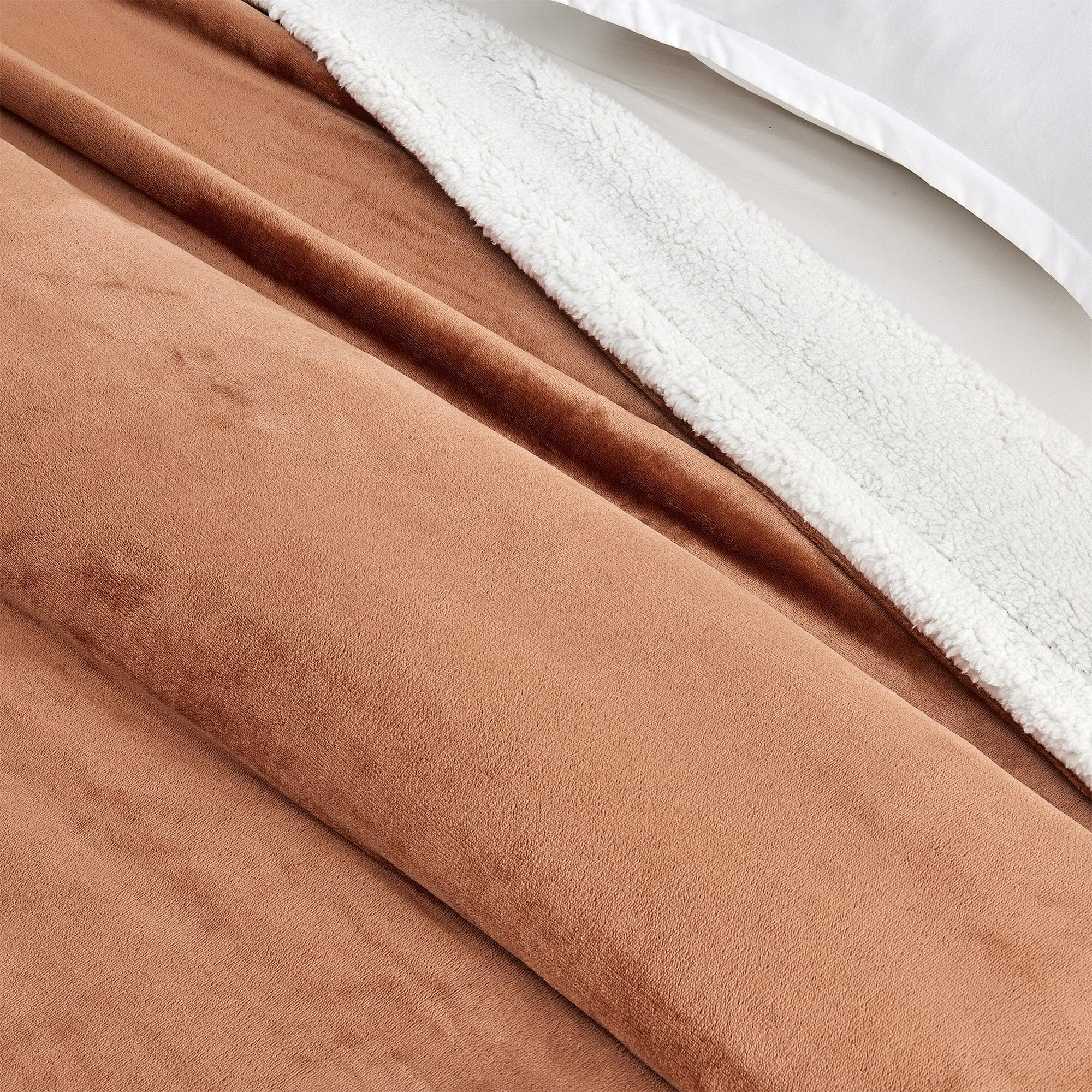 Kinsley Velvet Sherpa Blanket