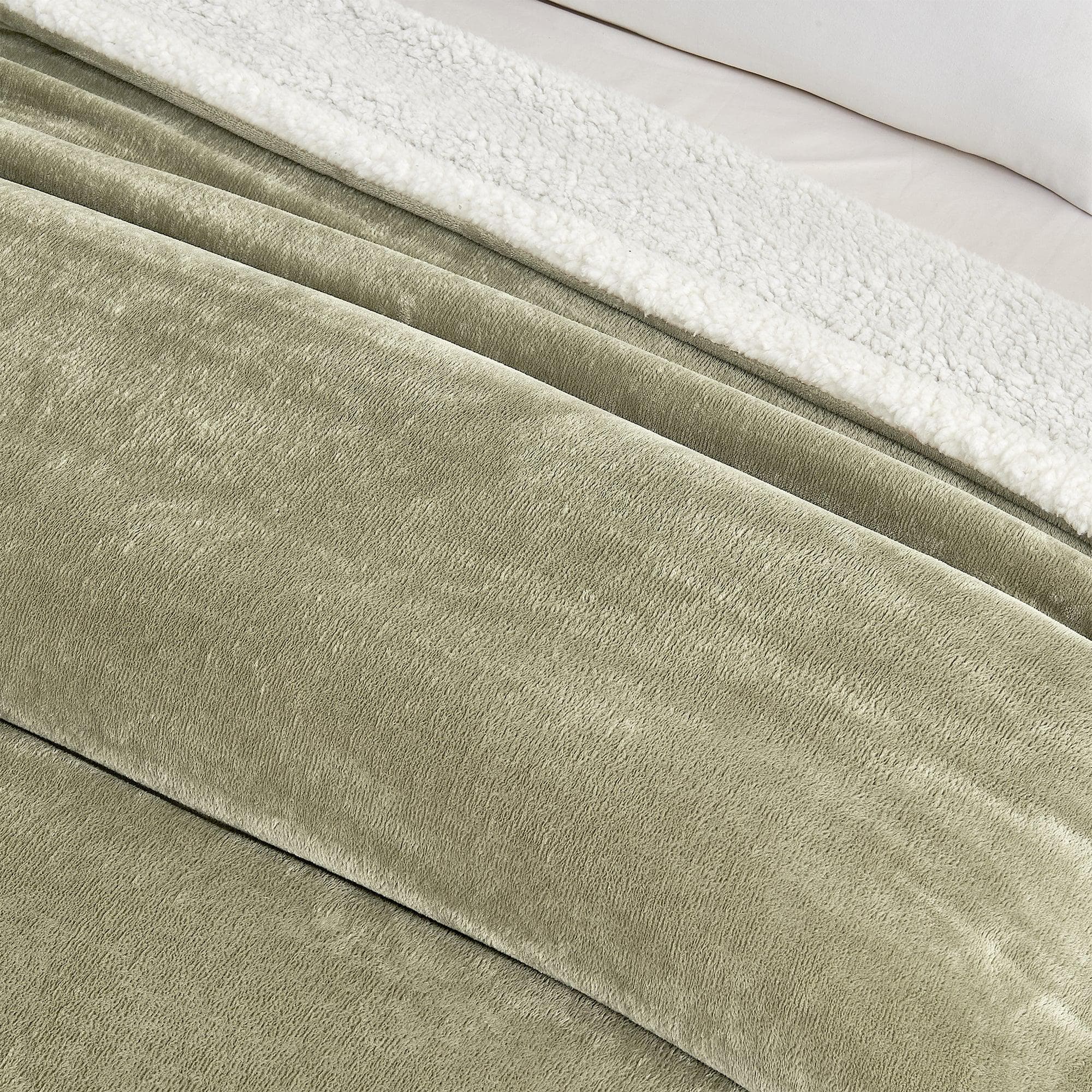 Kinsley Velvet Sherpa Blanket