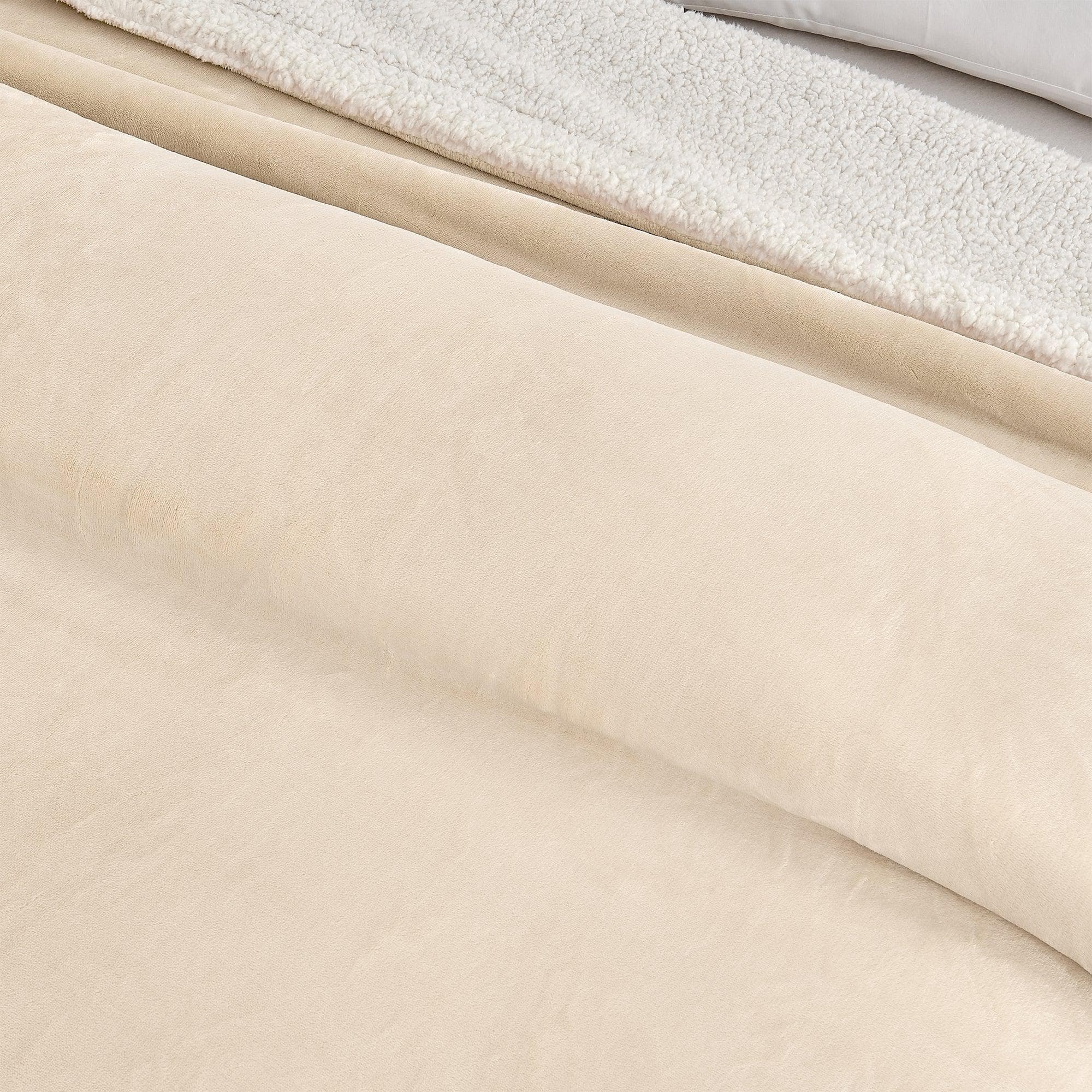 Kinsley Velvet Sherpa Blanket