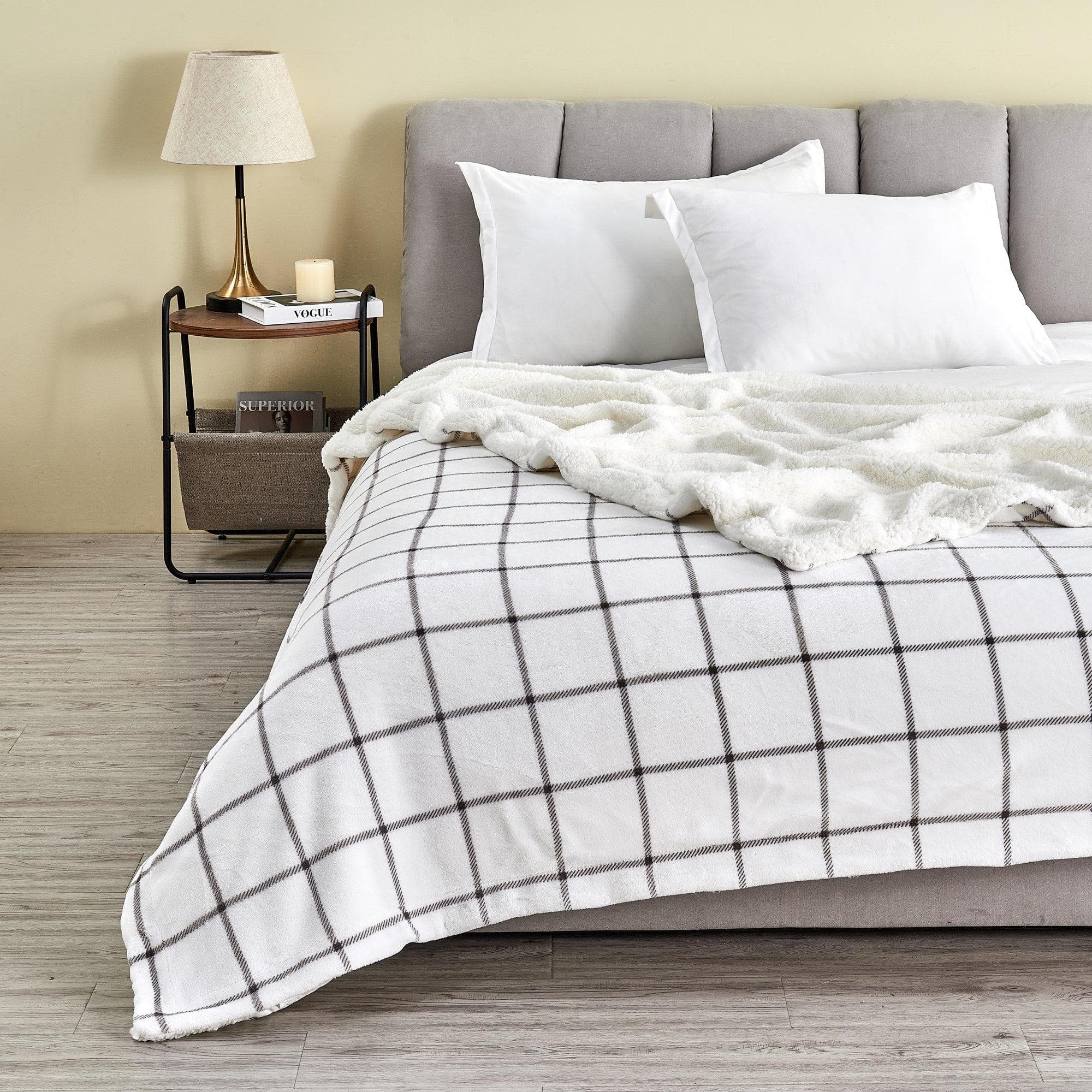 Kinsley Velvet Sherpa Blanket